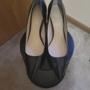 Ralph Lauren Black Pointed Toe Heels